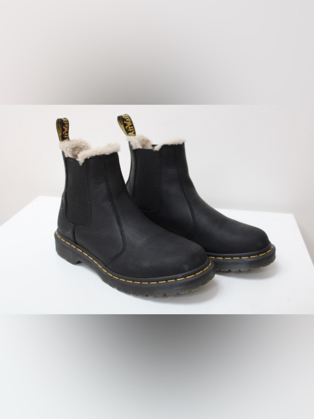 Dr. Martens Leonore boots